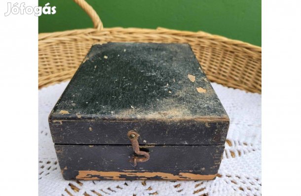 Antik fa ládikó