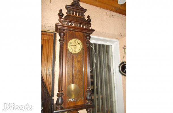 Antik falióra, állomás óra