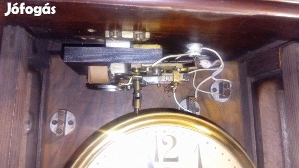 Antik falióra, állomás óra