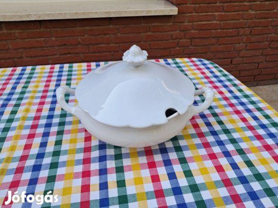 Antik fehér porcelán levesestál fedővel