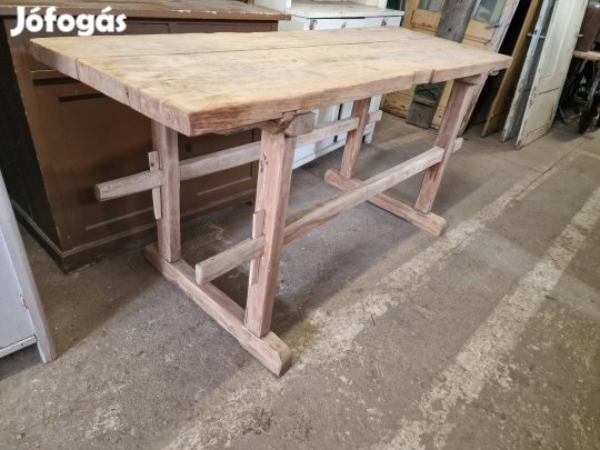Antik feldolgozó asztal népi bontoszék régi paraszt hastok 