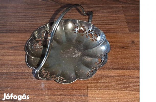 Antik fém kínáló kosárka