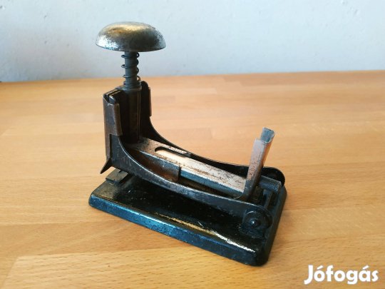 Antik fém tűzőgép, fekete