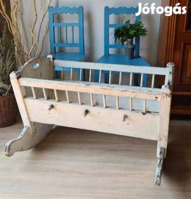 Antik fenyő bölcső