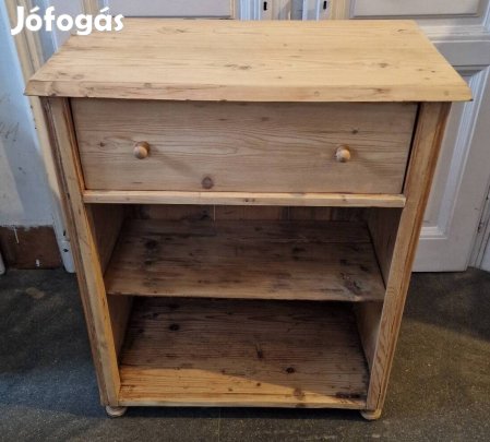 Antik fenyő komód, restaurált. Szép állapotban!