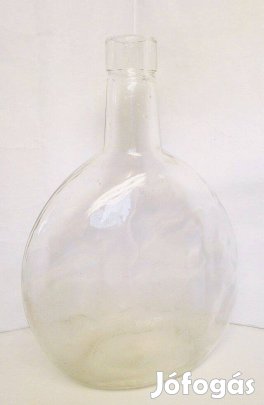 Antik formába öntött boros korsó, lapított oldalú igényesen megmunkált