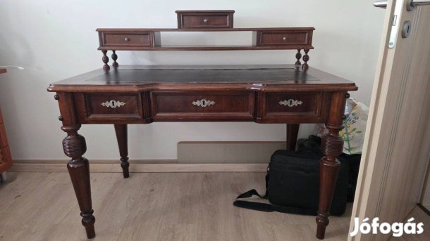 Antik íróasztal felépítménnyel