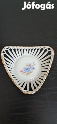Antik jellegű áttört porcelán kosárka Kézzel festett virágmintával