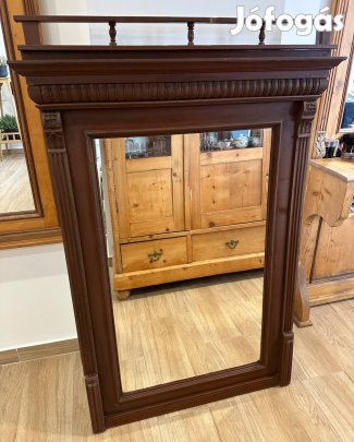 Antik jellegű fa kandallókeret tükörrel