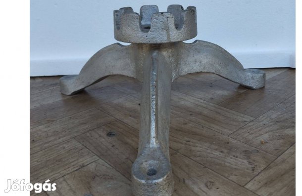 Antik karácsonyfa tartó