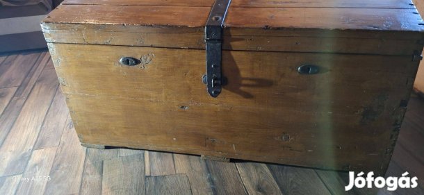 Antik katonai utazó láda