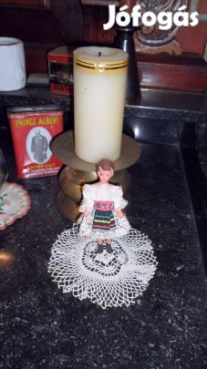 Antik kaucsuk fej csipkeruhában leány, míves csike 32 cm 1958 egyéb