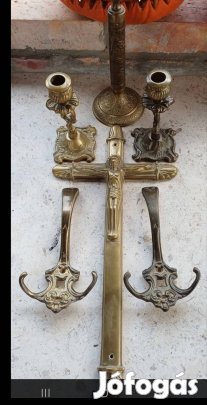 Antik kereszt és gyertya tartók
