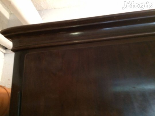 Antik ket ajtós diófa szekrény, 19 század