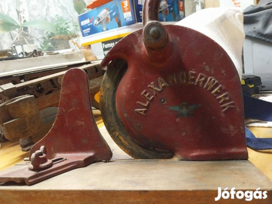 Antik kézi szeletelö