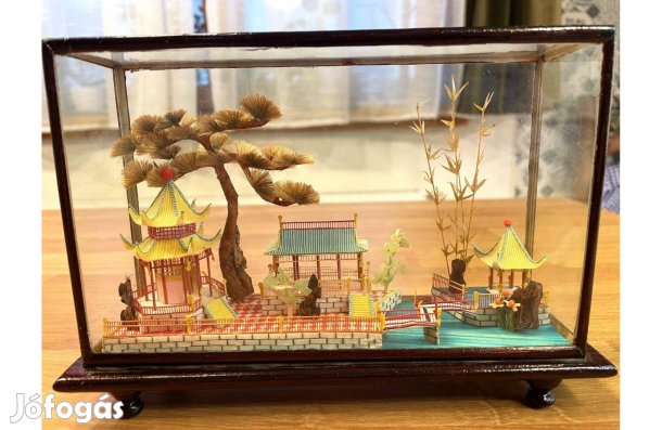 Antik kínai dioráma 3D kép régi miniatűr tájkép lakkozott fa üvegvitri