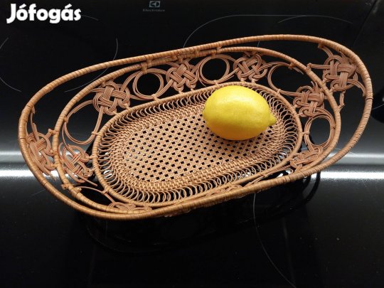 Antik kis fonott gyümölcskosár