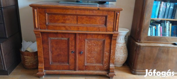 Antik komód, mosdószekrény