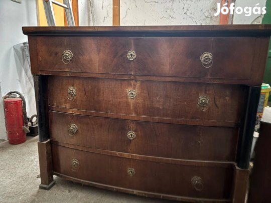Antik komód és varrógép eladó