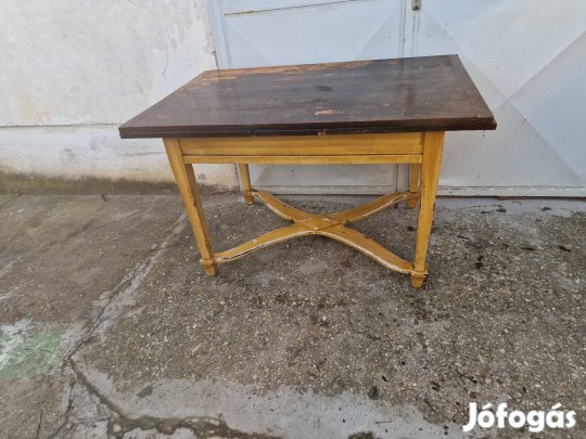 Antik konyha asztal régi étkező asztal paraszt bútorok régi asztal 