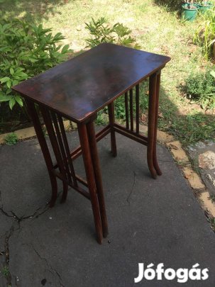 Antik konzolasztalok