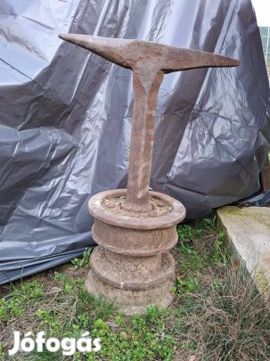 Antik kovács üllő