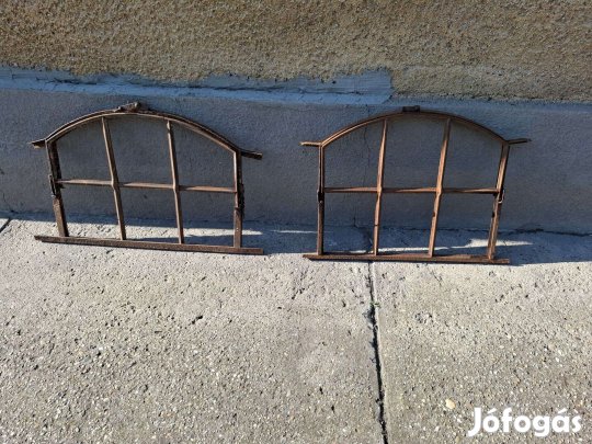 Antik kovácsoltvas ablak