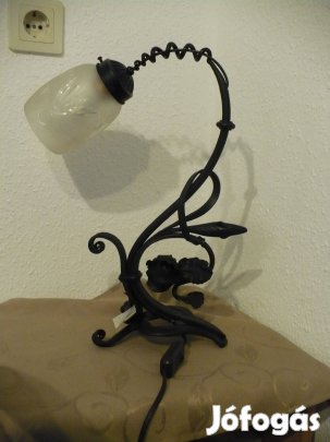 Antik kovácsoltvas asztali lámpa