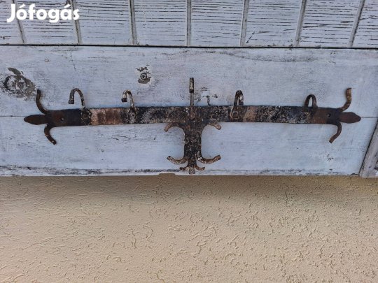 Antik kovácsoltvas fogas