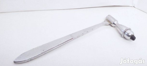 Antik krómozott orvosi eszköz reflexkalapács, mesterjeggyel