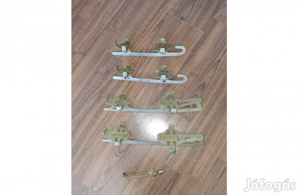 Antik lábra csatolható korcsolyák