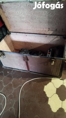 Antik ládák fa és fém