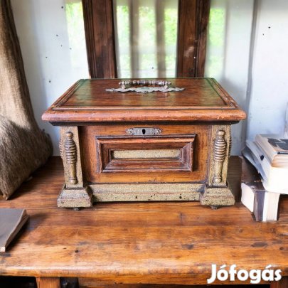 Antik ládikó, ékszeres stb.