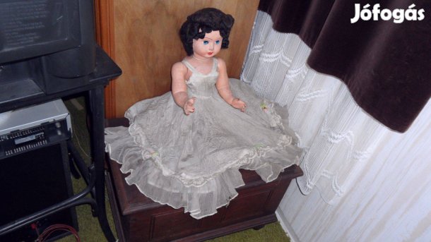 Antik menyasszonyi szekrény fiókkal vas veretes bútor rejtettfiók 1935