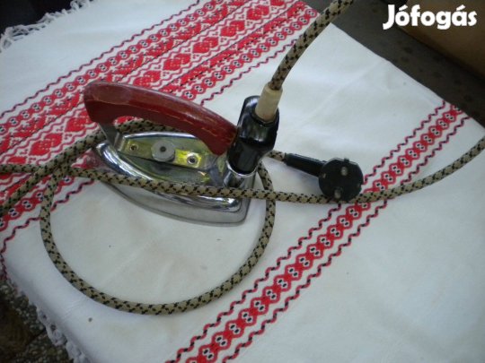 Antik mini vasaló működő állapotban gallér vasaló úti vasaló