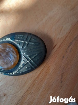 Antik nagy bross kitűző kézi ötvös munka kalcit kővel 5 cm