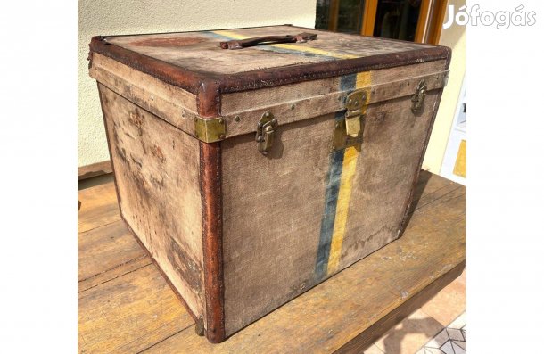 Antik nagy jelzett és számozott Ernest Hofmann régi hajókoffer láda