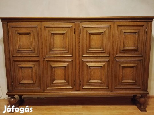 Antik német tölgy panelezett fa szekrény