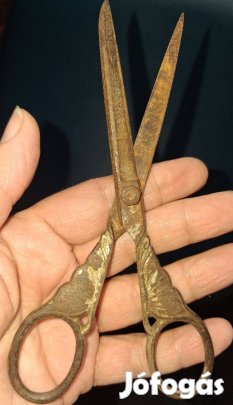 Antik olló fellelt álkapotban