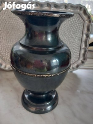 Antik ón hasas váza réz díszítés