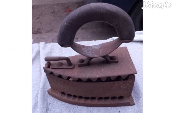 Antik öntöttvas szenes vasaló