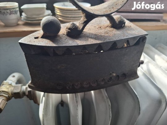 Antik öntöttvas szenes vasaló