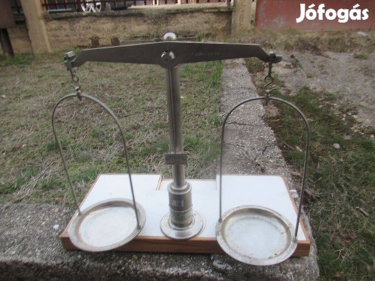 Antik patikus ingás mérleg (gyógyszertári) hitelesített