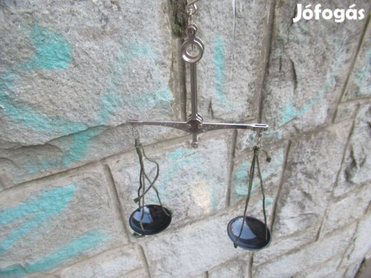 Antik patikus kétkarú kézi ingásmérleg 6db!