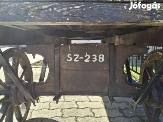 Antik platós szekér / stráf kocsi (működő kerekek és kormánymű)