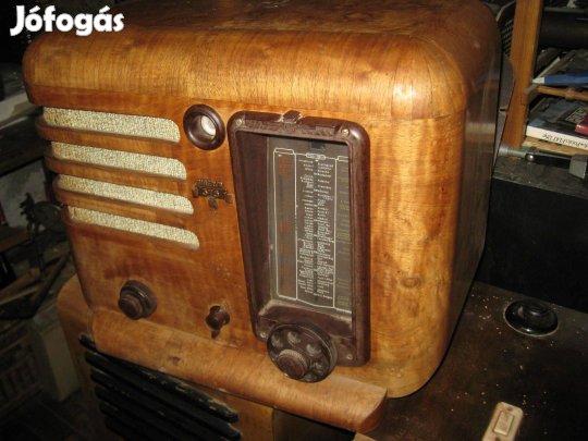 Antik rádió az 1940-es évekből