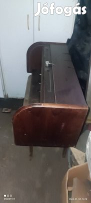 Antik redönyös, fiókos komód tető. Felújításra.