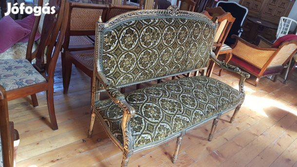 Antik renesans stílusú kanapé