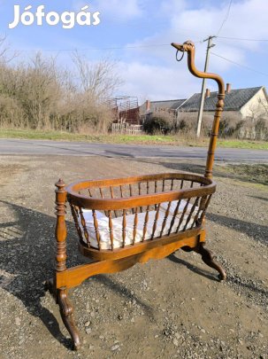 Antik ringó baba bölcső