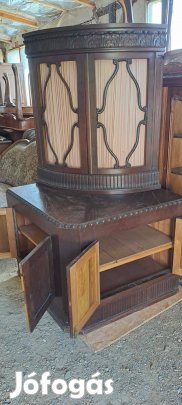 Antik sarokszekrény hozzá tartozó antik éjjeliszekrénnyel